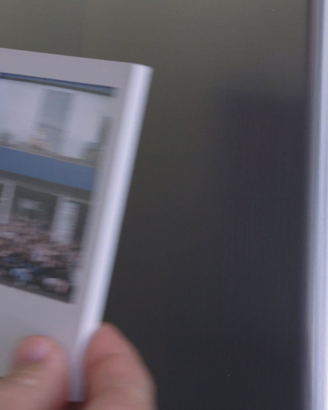 Load video: Instant Moment